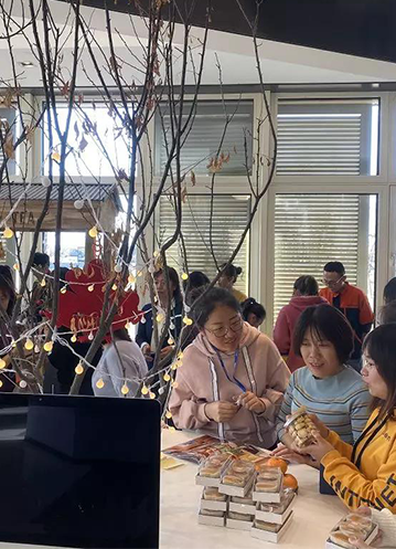森鷹窗業(yè)感恩節(jié)活動回放：“鷹”為有你，心存感恩