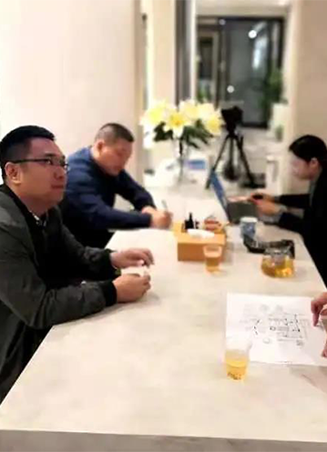 管理層下一線：步入前方現(xiàn)場，緩解二線焦慮